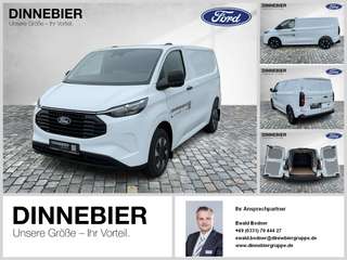 Schräge Frontansicht auf einen Ford Transit Custom , freigestellt