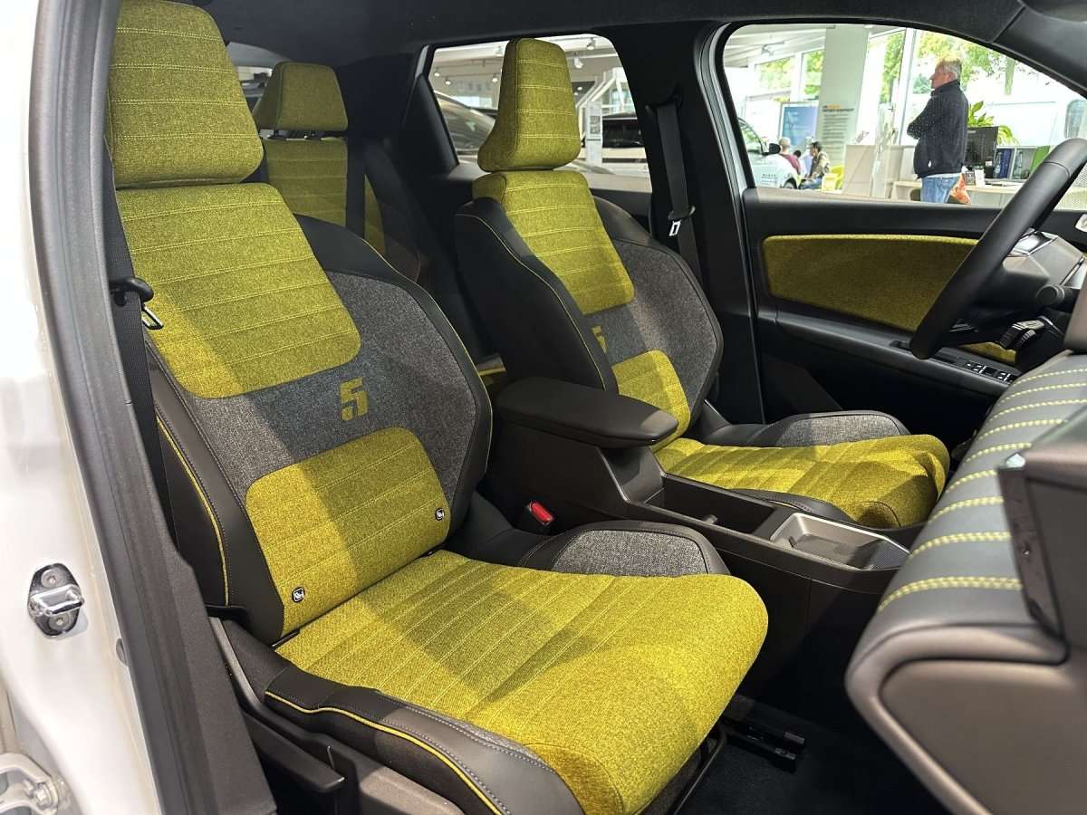 Fahrzeugbild eines Renault 5 E-TECH