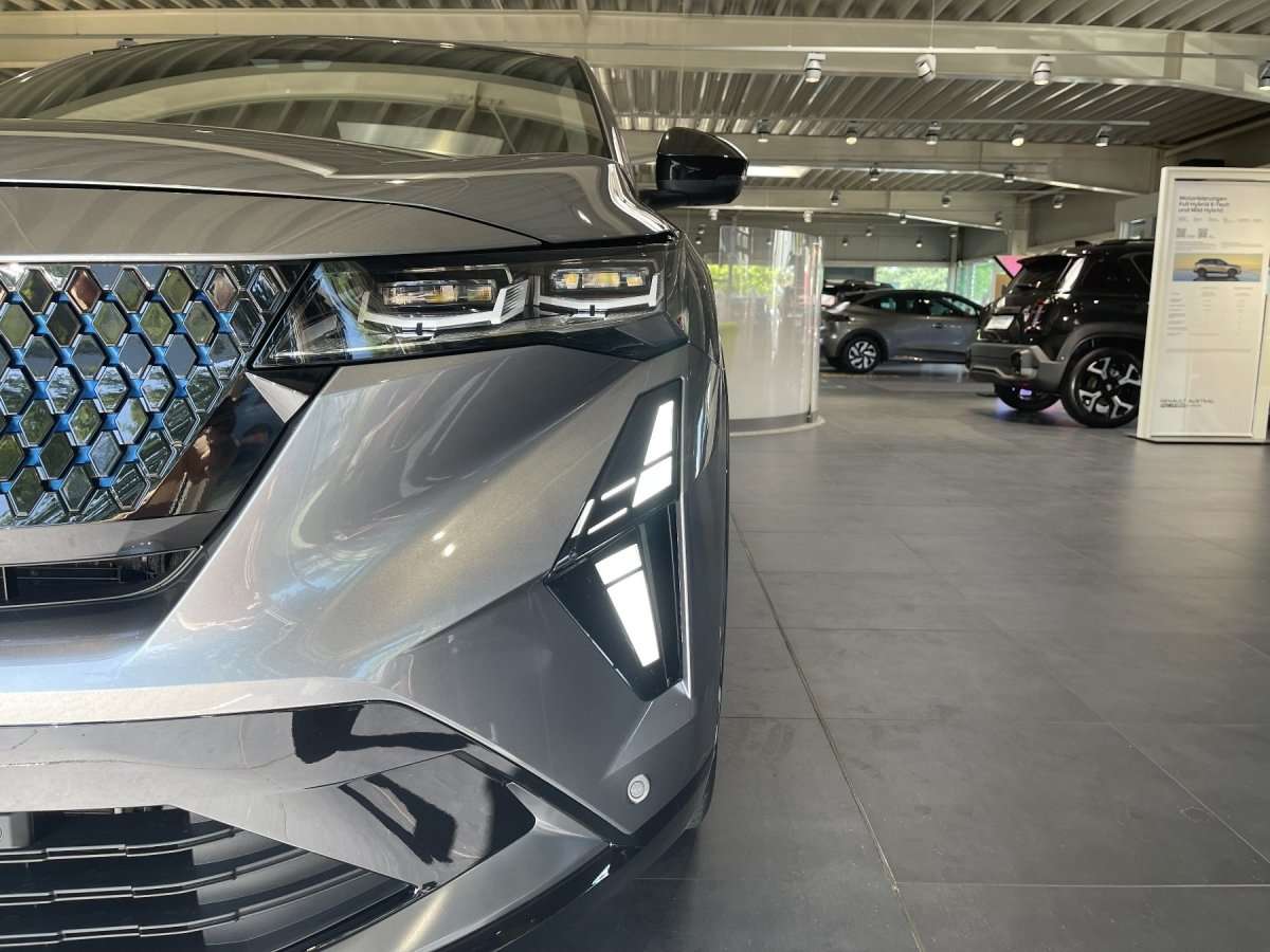 Fahrzeugbild eines Renault Rafale