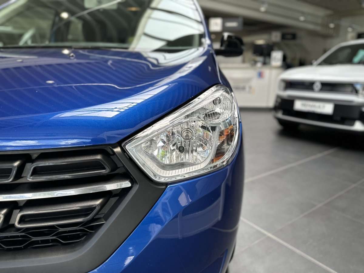 Fahrzeugbild eines Dacia Lodgy