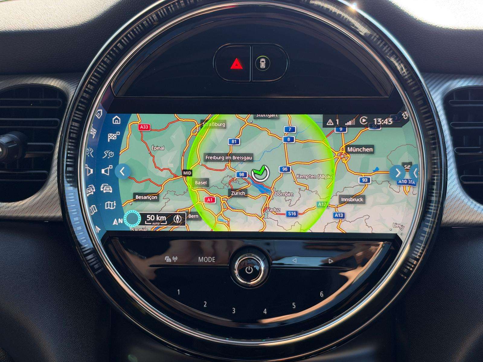 Fahrzeugbild eines MINI COOPER SE