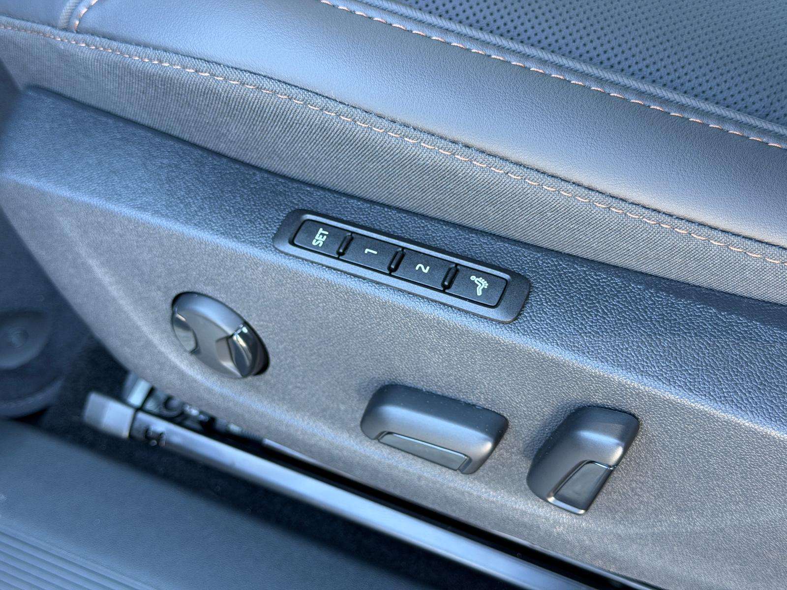 Fahrzeugbild eines Skoda ELROQ