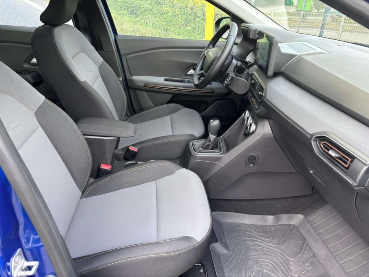 Fahrzeugbild eines Dacia Sandero