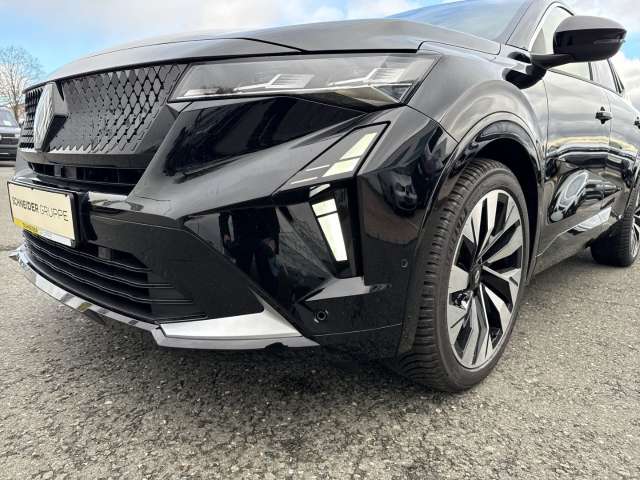 Fahrzeugbild eines Renault Rafale