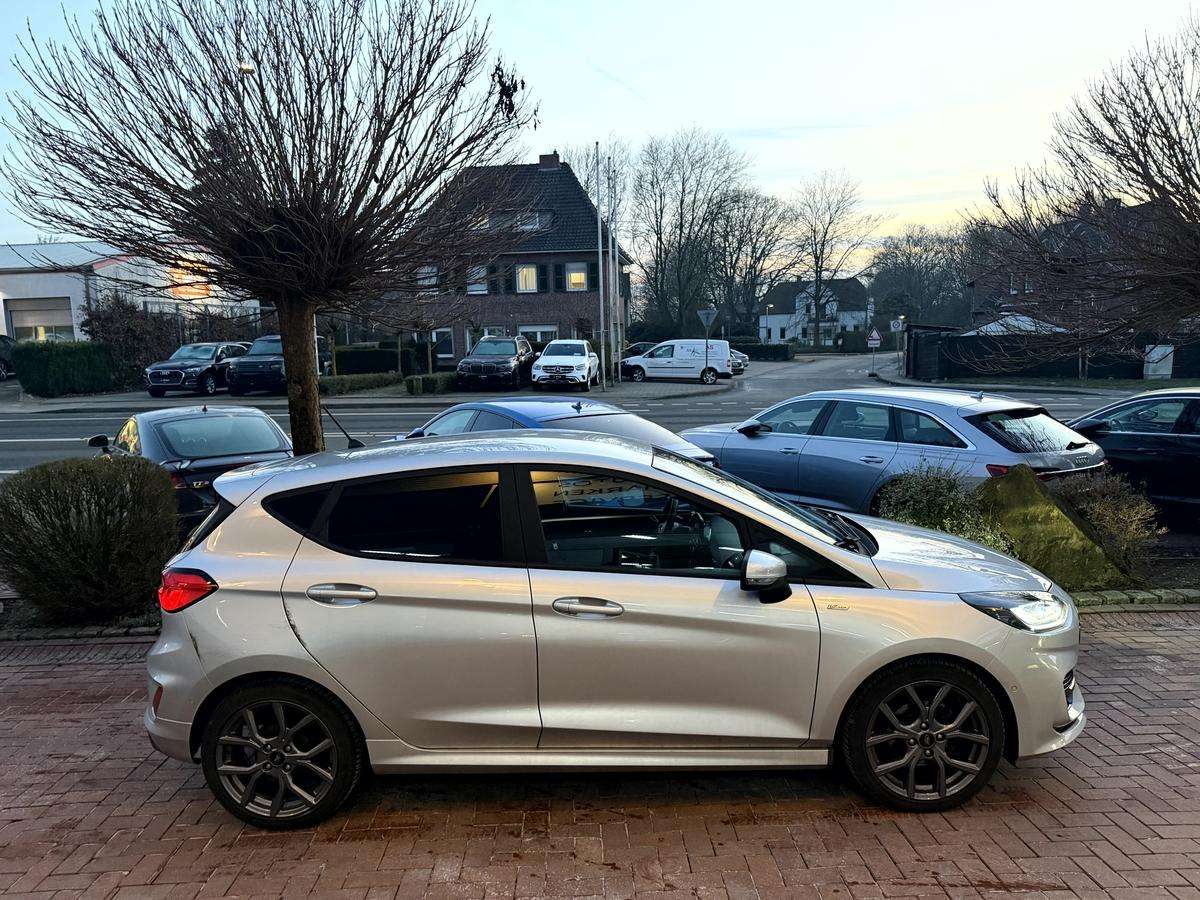 Fahrzeugbild eines Ford Fiesta