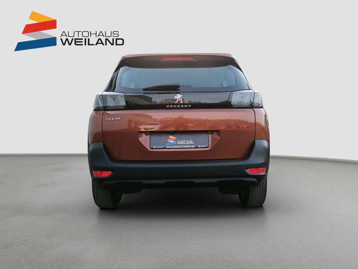 Fahrzeugbild eines Peugeot 5008