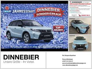 Schräge Frontansicht auf einen Suzuki Vitara , freigestellt