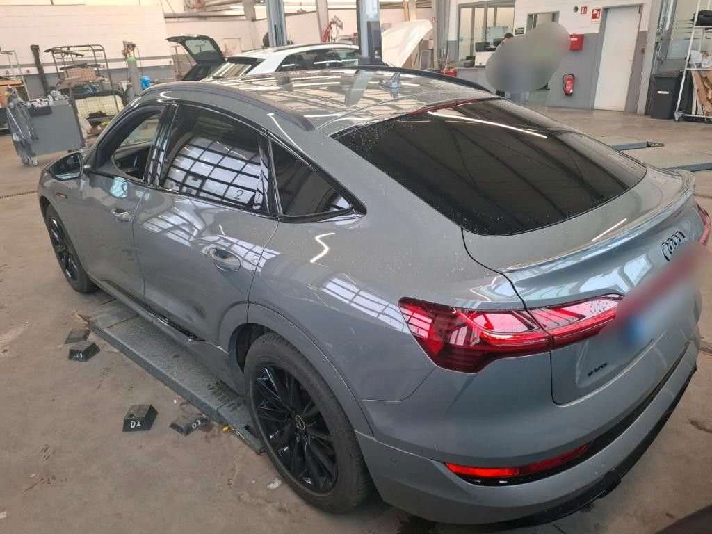 Fahrzeugbild eines Audi e-tron