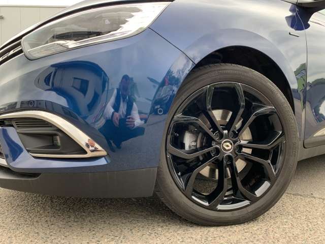 Fahrzeugbild eines Renault Grand Scénic