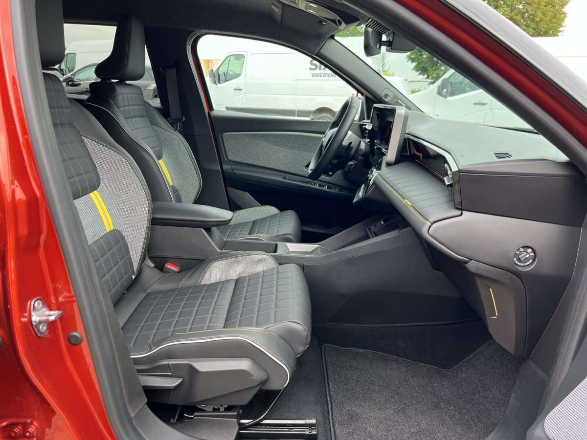 Fahrzeugbild eines Renault 4 E-TECH