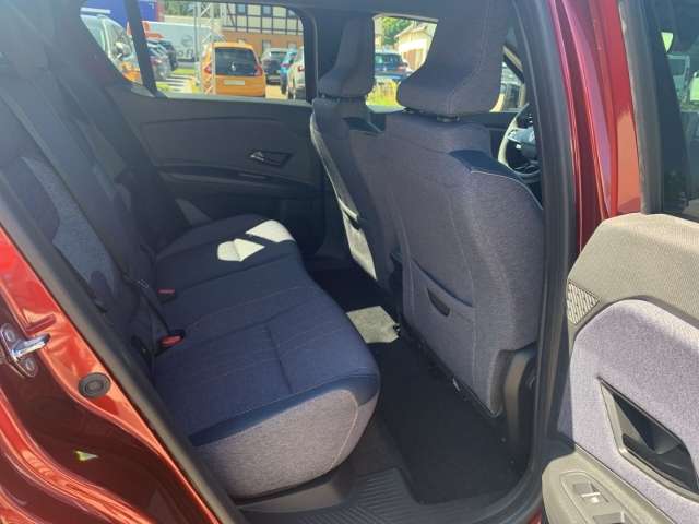 Fahrzeugbild eines Renault 4 E-TECH