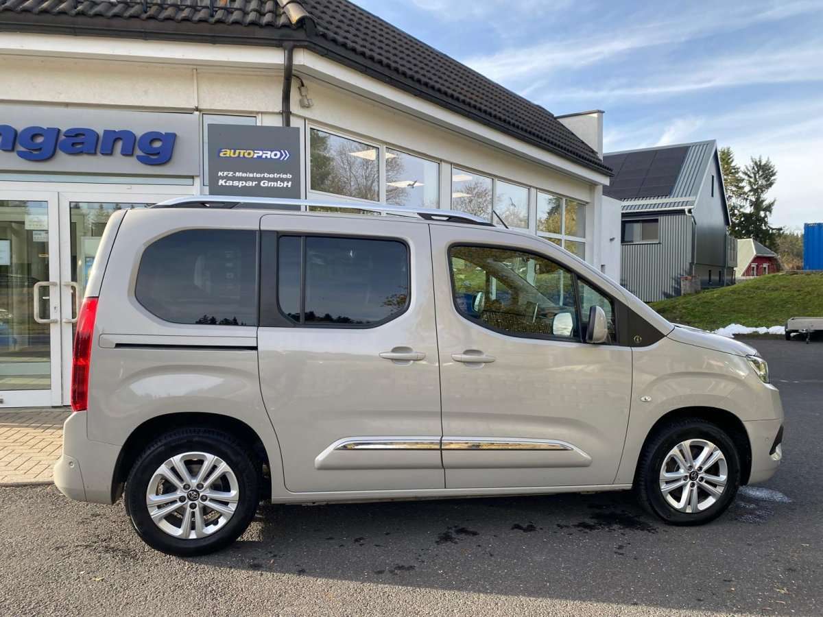 Fahrzeugbild eines Toyota Proace