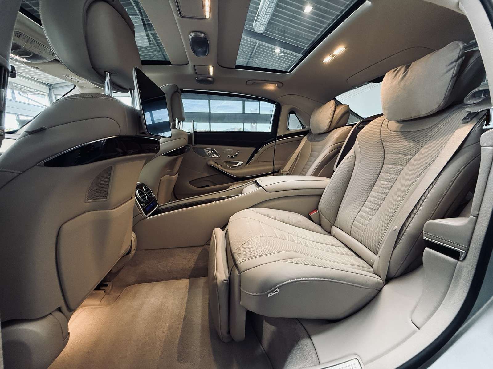 Fahrzeugbild eines Mercedes-Benz S-Klasse