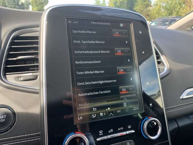 Fahrzeugbild eines Renault Grand Scénic
