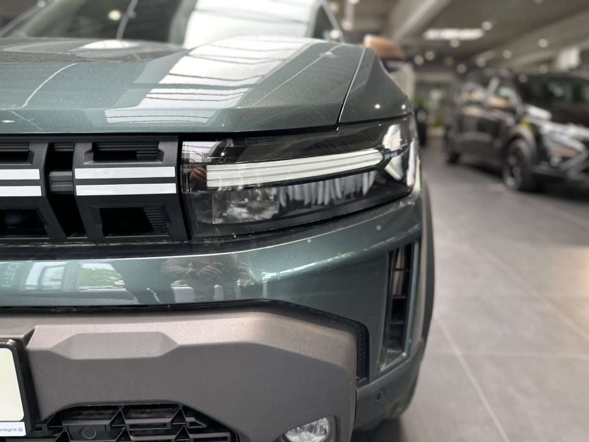 Fahrzeugbild eines Dacia Duster