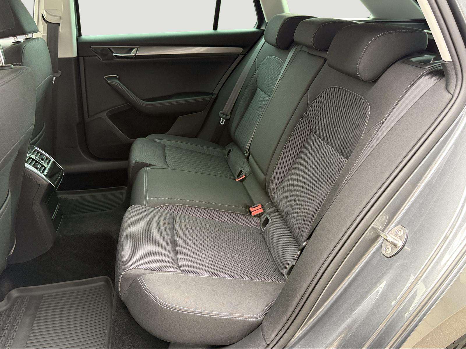 Fahrzeugbild eines Skoda Superb