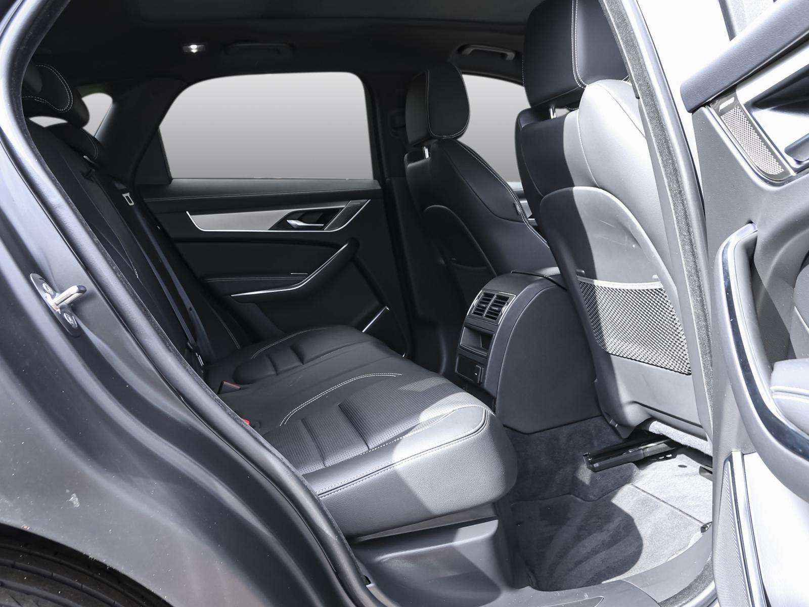 Fahrzeugbild eines Jaguar F-PACE