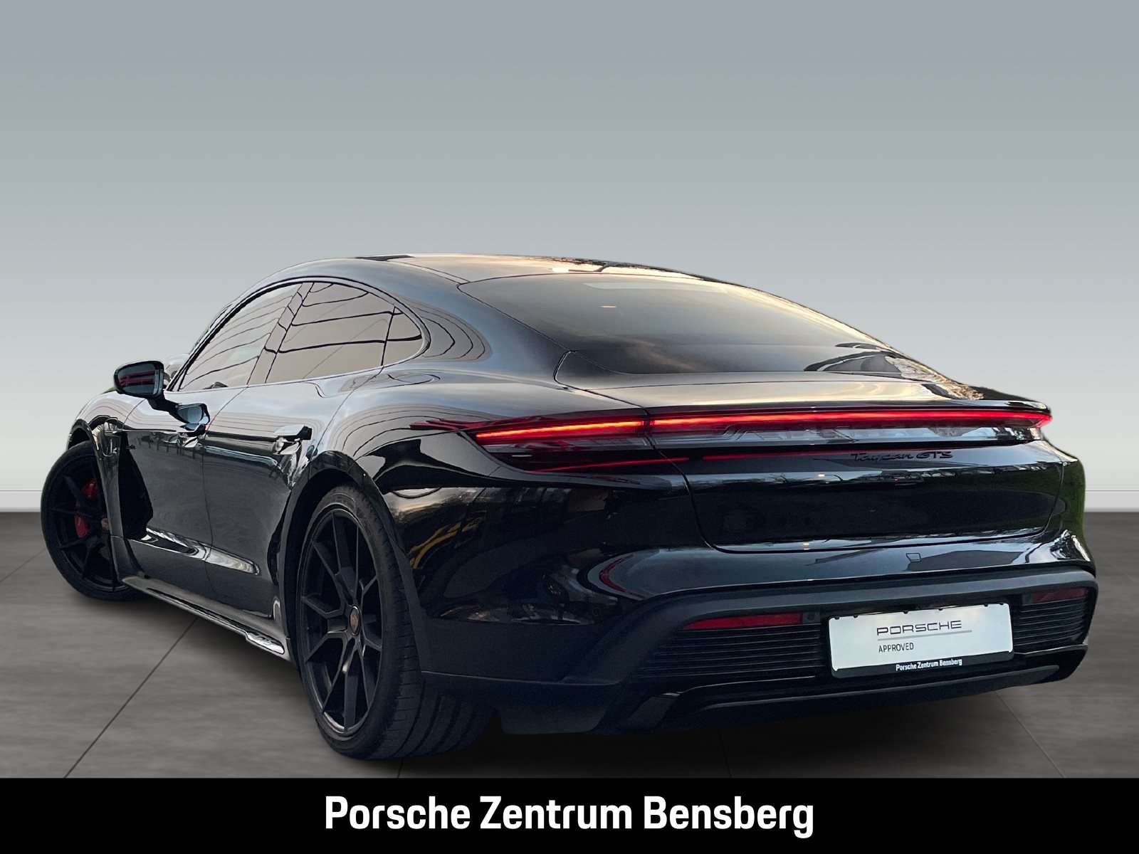 Fahrzeugbild eines Porsche Taycan