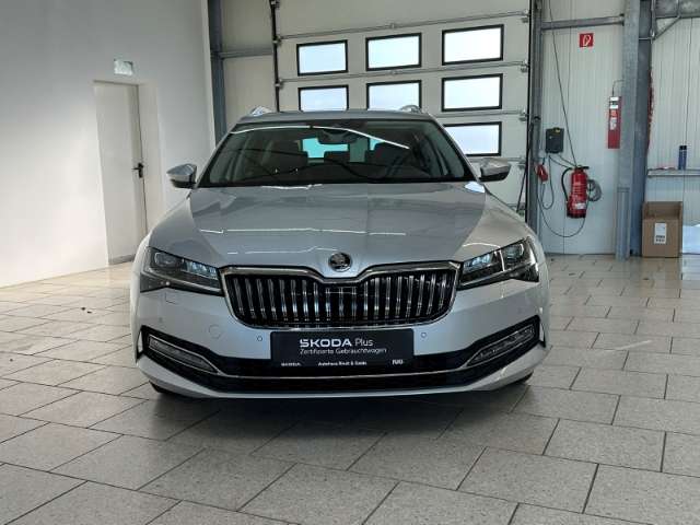 Fahrzeugbild eines Skoda Superb