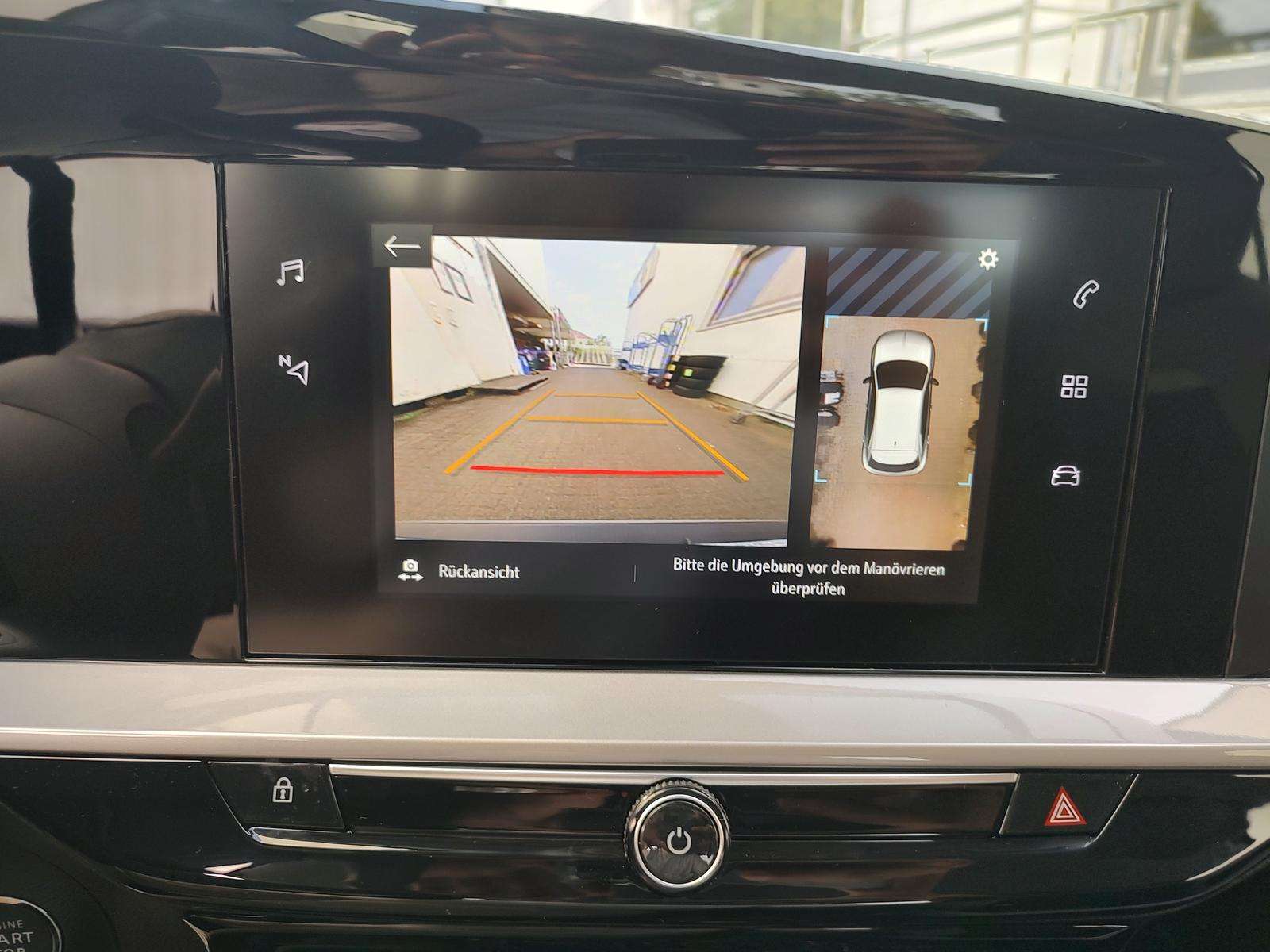 Fahrzeugbild eines Opel Mokka Electric
