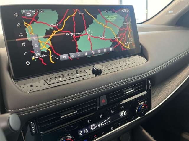 Fahrzeugbild eines Nissan X-TRAIL