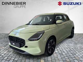 Schräge Frontansicht auf einen Suzuki Swift , freigestellt