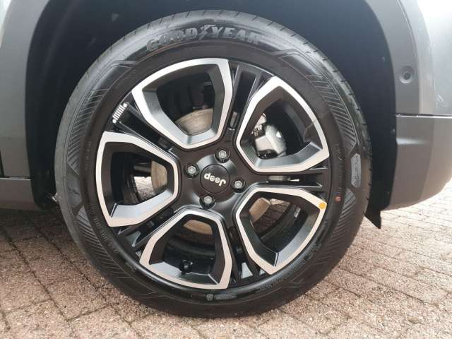 Fahrzeugbild eines Jeep Avenger