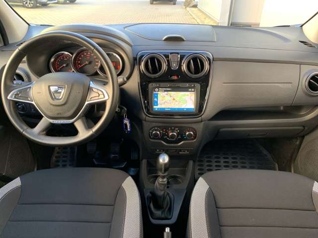 Fahrzeugbild eines Dacia Lodgy