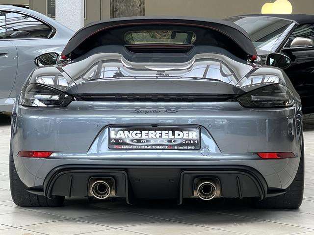 Fahrzeugbild eines Porsche Cayman