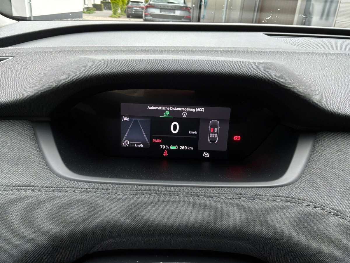 Fahrzeugbild eines Skoda ELROQ