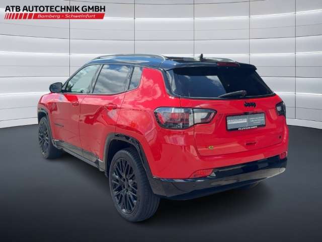 Fahrzeugbild eines Jeep Compass