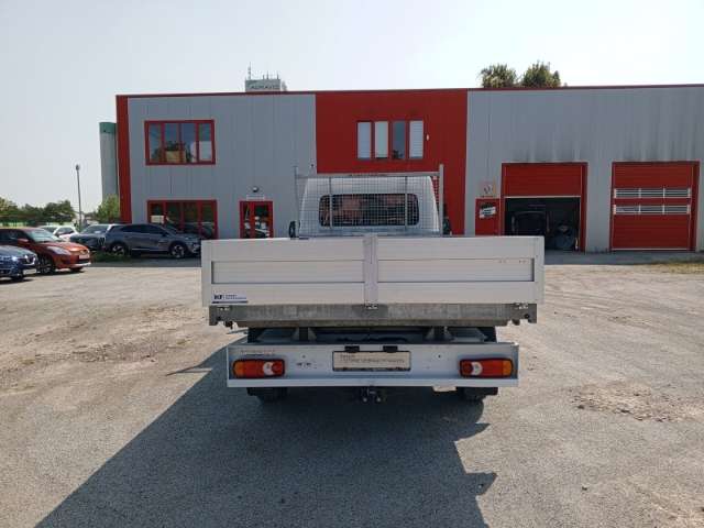 Fahrzeugbild eines Nissan Interstar