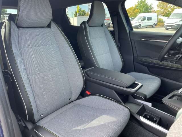 Fahrzeugbild eines Renault Scenic E-TECH