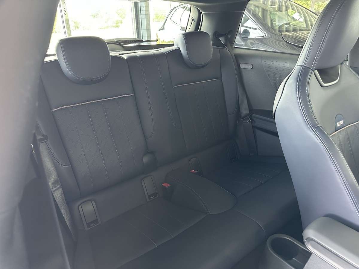 Fahrzeugbild eines MINI COOPER