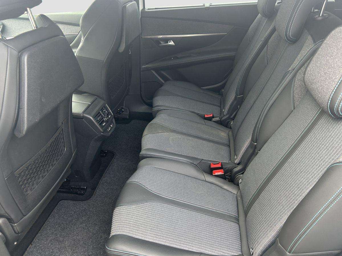 Fahrzeugbild eines Peugeot 5008