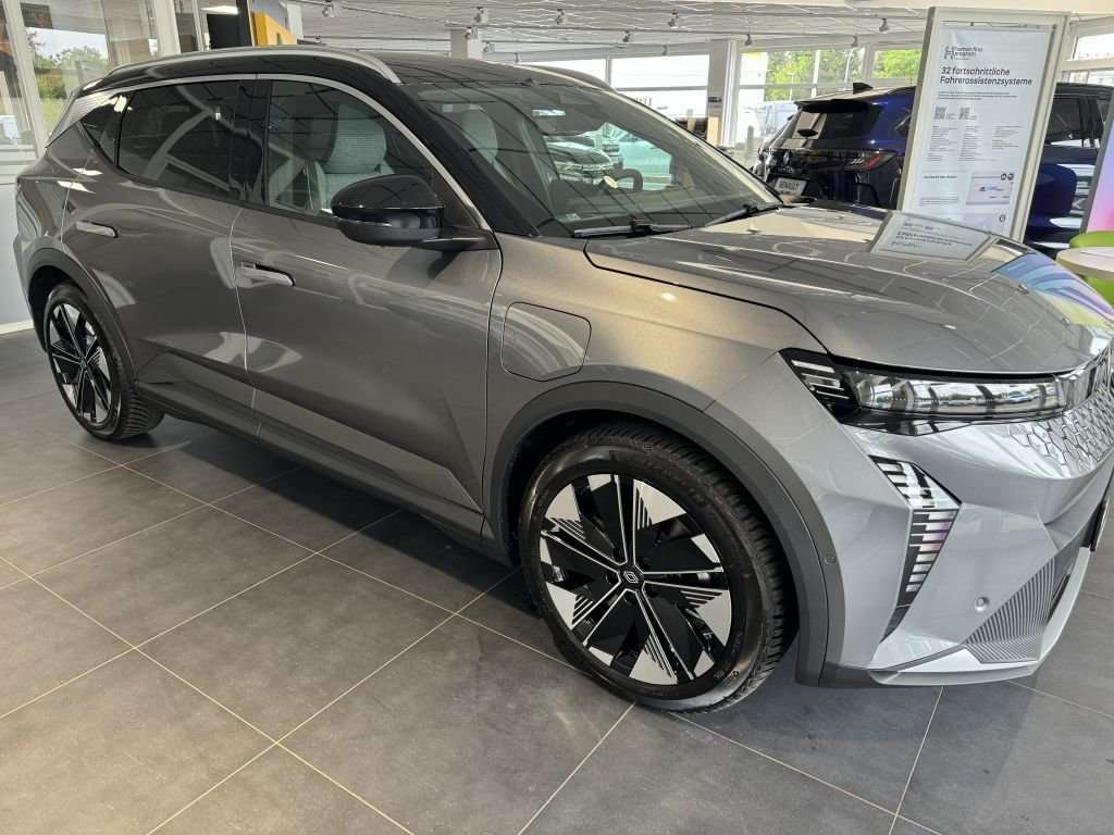Fahrzeugbild eines Renault Scenic E-TECH