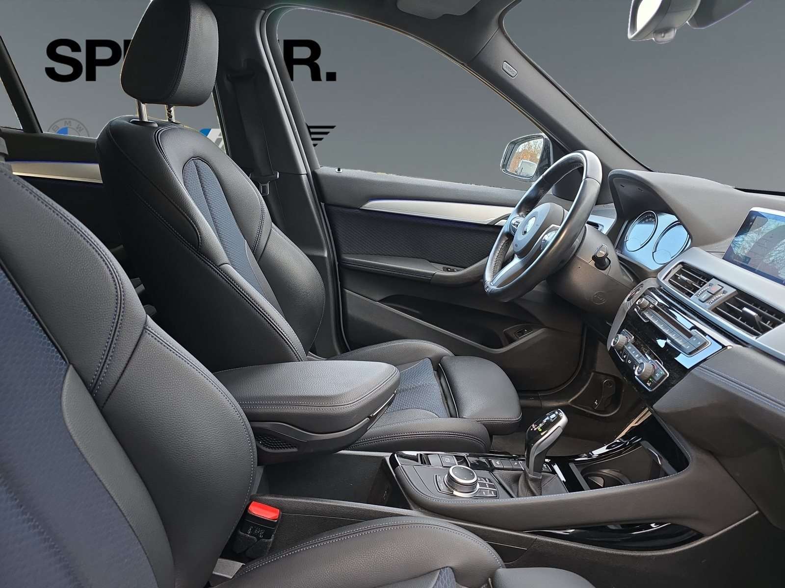 Fahrzeugbild eines BMW X1