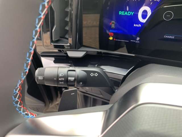 Fahrzeugbild eines Renault Rafale