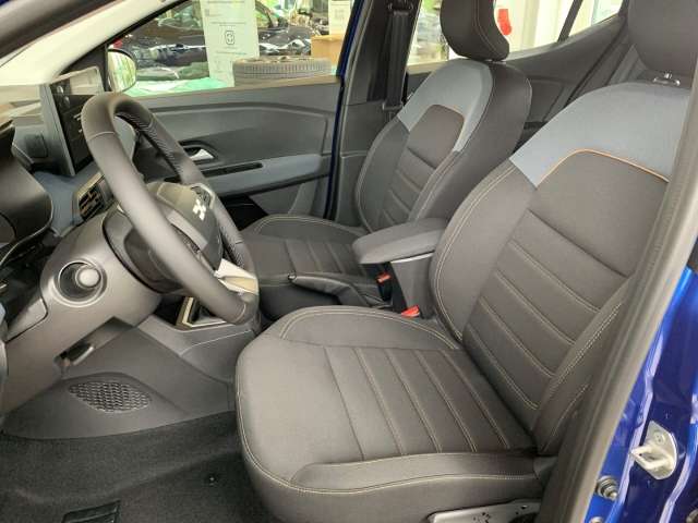 Fahrzeugbild eines Dacia Sandero