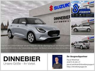 Schräge Frontansicht auf einen Suzuki Swift , freigestellt