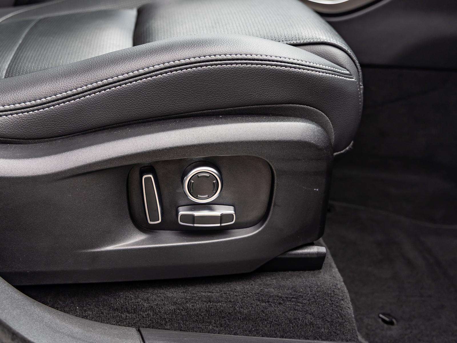 Fahrzeugbild eines Jaguar F-PACE