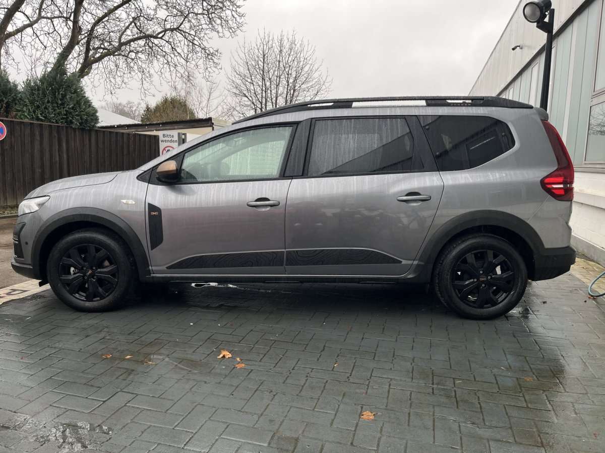Fahrzeugbild eines Dacia Jogger