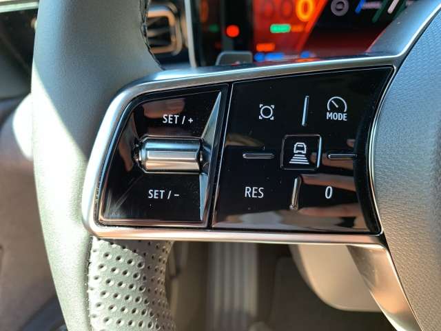 Fahrzeugbild eines Renault 4 E-TECH