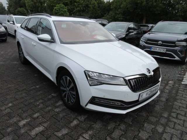 Fahrzeugbild eines Skoda Superb