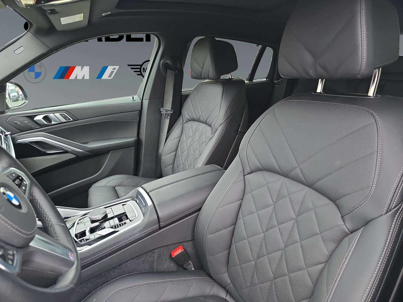 Fahrzeugbild eines BMW X6