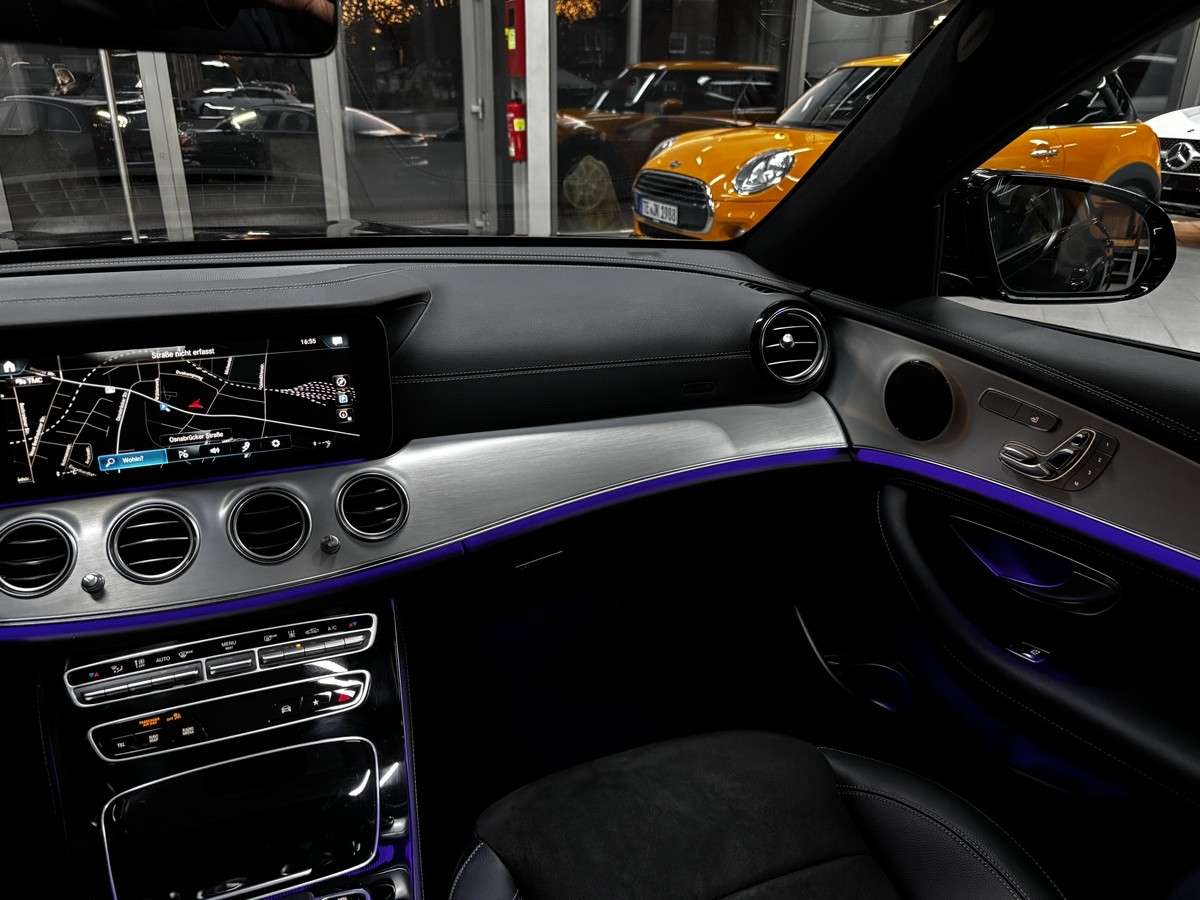 Fahrzeugbild eines Mercedes-Benz E-Klasse