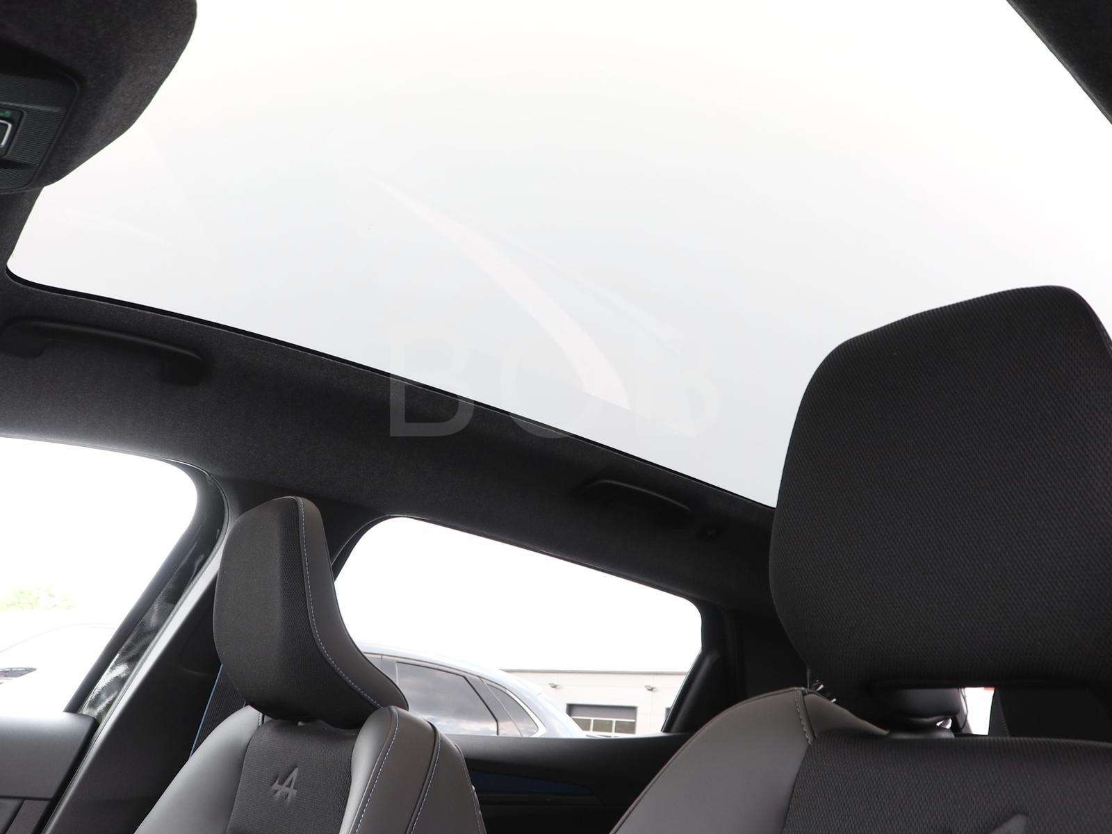 Fahrzeugbild eines Renault Scenic E-TECH