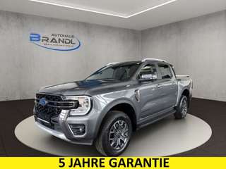 Schräge Frontansicht auf einen Ford Ranger , freigestellt