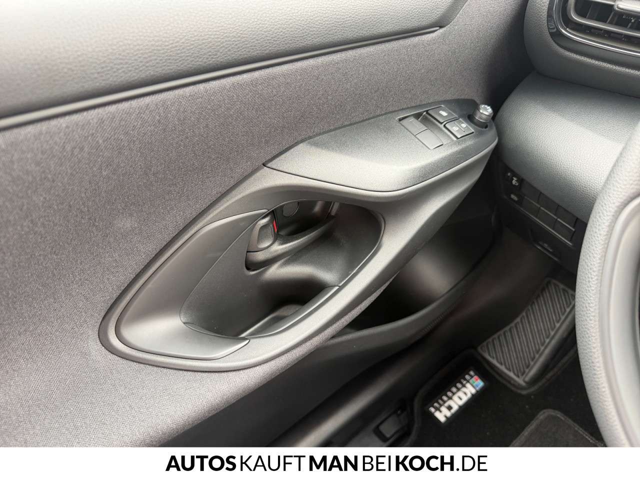 Fahrzeugbild eines Mazda Mazda2 Hybrid