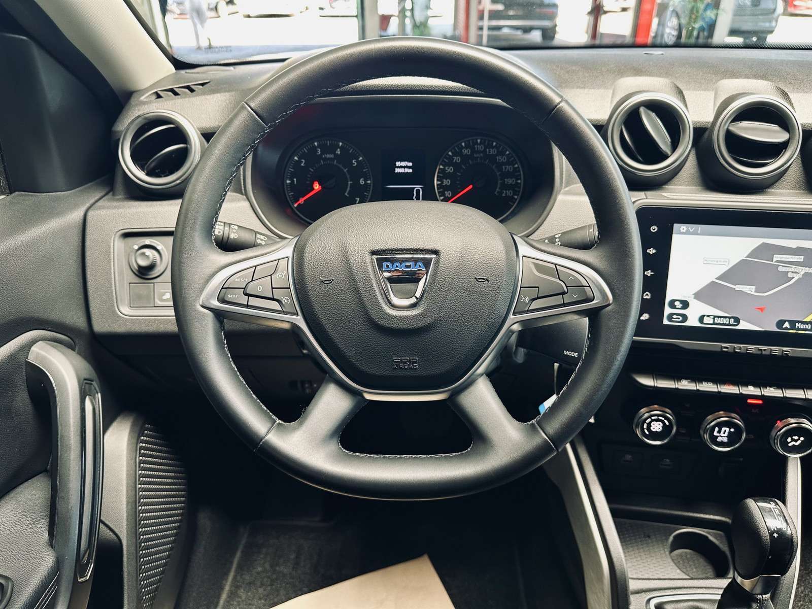 Fahrzeugbild eines Dacia Duster